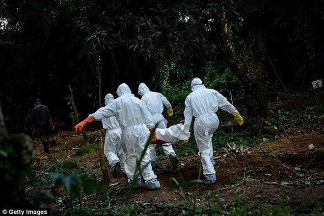 IS định sử dụng Ebola tấn c&ocirc;ng d&acirc;n thường