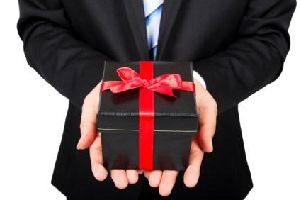 Những m&oacute;n qu&agrave; qu&ecirc; c&oacute; thể d&ugrave;ng l&agrave;m qu&agrave; Tết để biếu sếp