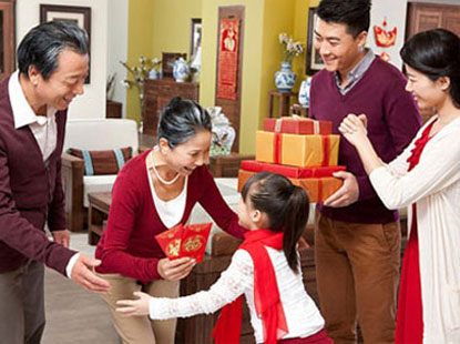 Cần x&aacute;c định đối tượng tặng qu&agrave; trước khi chọn qu&agrave; Tết