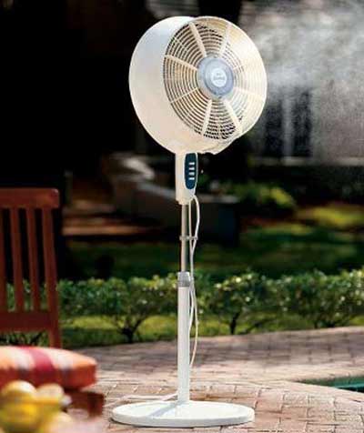 Hiện nay nhiều gia đ&igrave;nh chọn quạt hơi nước l&agrave; thiết bị l&agrave;m m&aacute;t