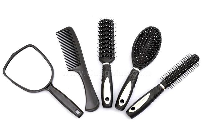 Chọn lược cho t&oacute;c ph&ugrave; hợp sẽ gi&uacute;p ph&aacute;t huy tối đa vẻ đẹp của t&oacute;c