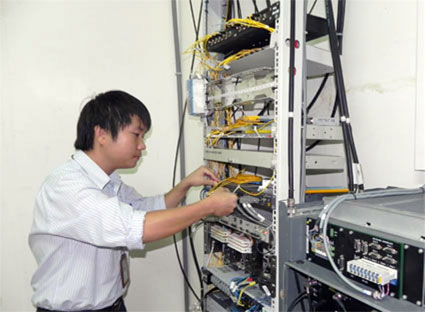 Nh&acirc;n vi&ecirc;n kỹ thuật điện tử l&agrave; một việc l&agrave;m lương cao ph&ugrave; hợp với ph&aacute;i mạnh