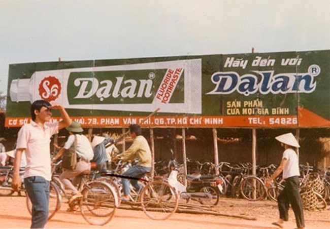 kem đ&aacute;nh răng Dạ Lan bị th&acirc;u t&oacute;m