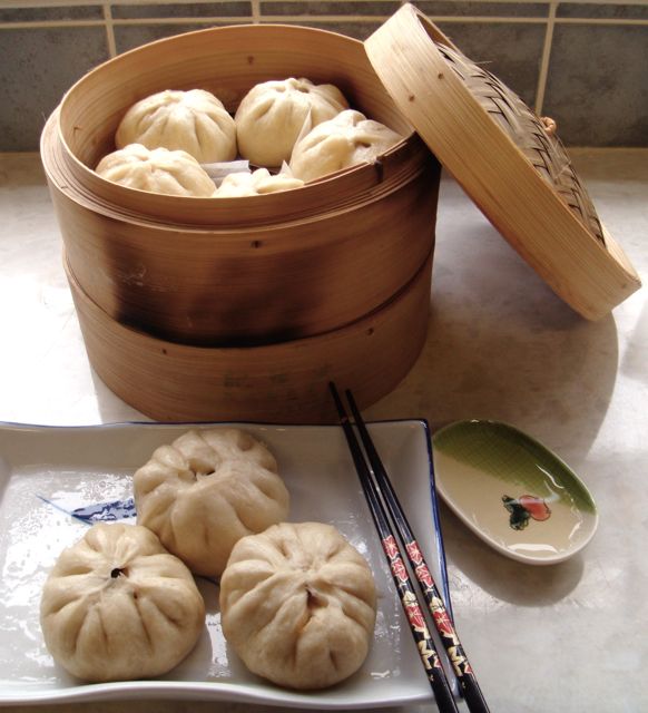 B&aacute;nh bao l&agrave; một trong những m&oacute;n đặc sản ăn Tết được người Trung Quốc quan niệm sẽ gi&uacute;p họ mang lại may mắn 