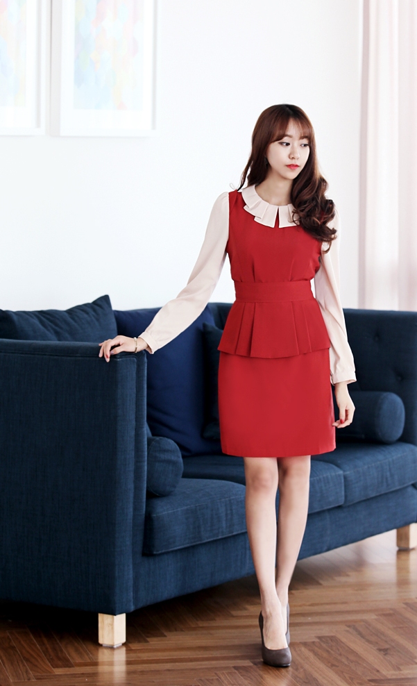 C&aacute;c c&ocirc; n&agrave;ng c&ocirc;ng sở c&oacute; thể diện v&aacute;y đầm peplum s&aacute;ng m&agrave;u tăng th&ecirc;m phần trẻ trung