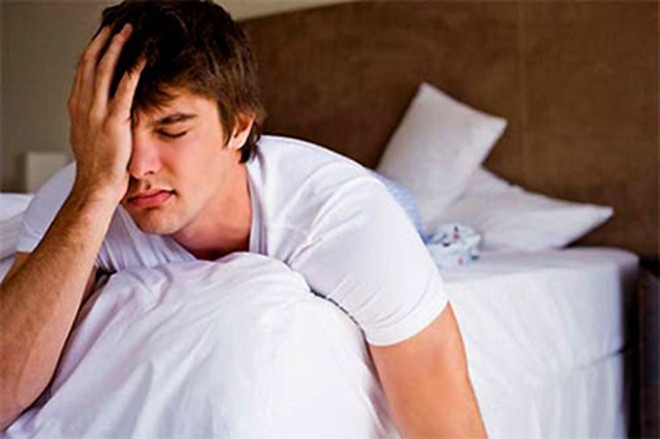 Sốt cao v&agrave; kh&oacute; nuốt cũng l&agrave; một dấu hiệu ung thư ở nam giới