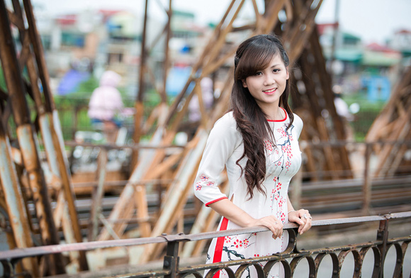 Cầu Long Bi&ecirc;n lu&ocirc;n mang lại nhiều cảm hứng cho c&aacute;c bạn trẻ m&ecirc; nhiếp ảnh