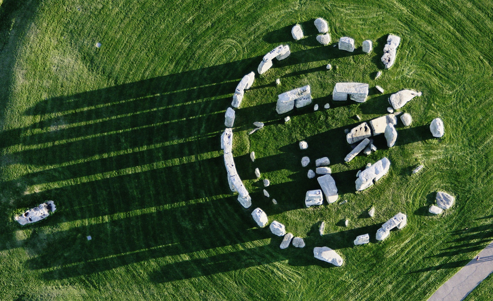 C&ocirc;ng tr&igrave;nh cự thạch Stonehenge được x&acirc;y dựng khoảng 3100 năm trước c&ocirc;ng nguy&ecirc;n 