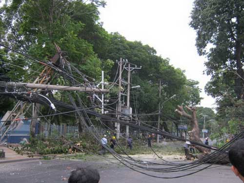 Chuẩn bị c&aacute;c đồ d&ugrave;ng chiếu s&aacute;ng thiết yếu để đề ph&ograve;ng mất điện trong m&ugrave;a mưa b&atilde;o