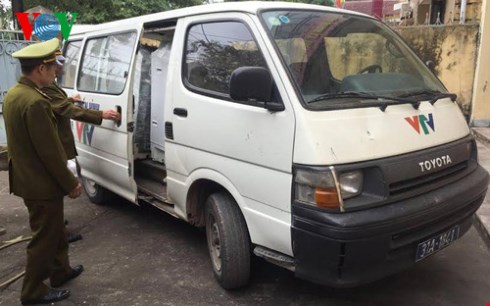 Chiếc xe chở h&agrave;ng lậu