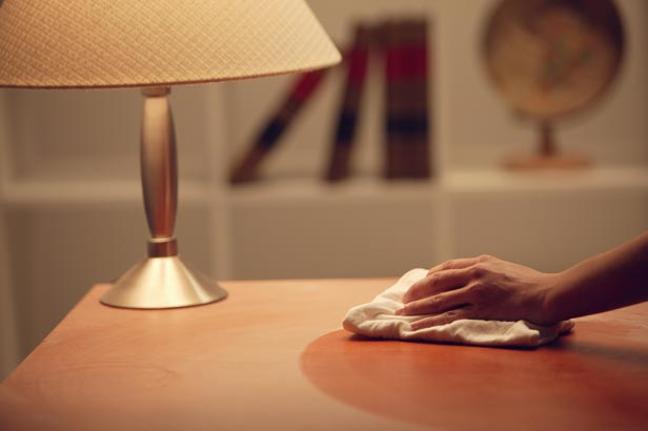 Bụi bẩn cũng tiềm ẩn rất nhiều độc chất trong nh&agrave; ở