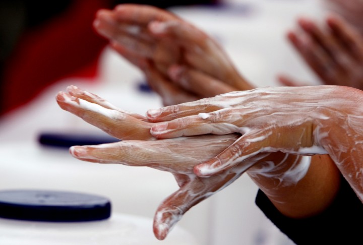 Triclosan trong x&agrave; ph&ograve;ng c&oacute; thể g&acirc;y ung thư gan cho người sử dụng