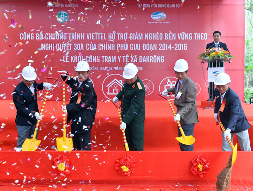 Tin tức mới cập nhật h&ocirc;m nay đề cập đến Viettel hỗ trợ 145 tỷ đồng x&oacute;a đ&oacute;i giảm ngh&egrave;o ở 3 huyện v&ugrave;ng s&acirc;u
