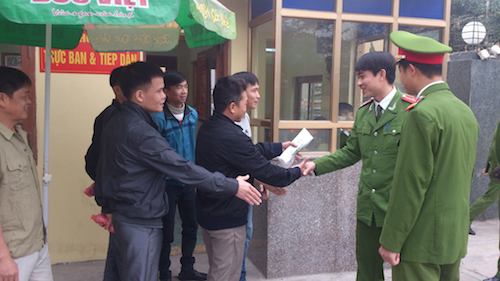 Tin tức mới cập nhật h&ocirc;m nay cho biết H&agrave; Nội giảm &aacute;n v&agrave; tha t&ugrave; cho 305 phạm nh&acirc;n trước Tết nguy&ecirc;n đ&aacute;n
