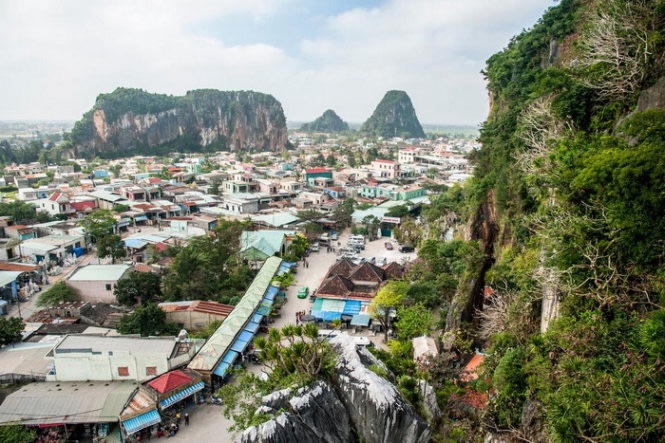 C&aacute;c d&atilde;y nh&agrave; nh&igrave;n từ n&uacute;i Đ&aacute;, Đ&agrave; Nẵng
