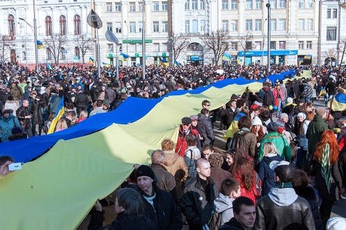 Một cuộc biểu t&igrave;nh của người d&acirc;n Ukraine tại th&agrave;nh phố Kharkiv đầu năm 2014