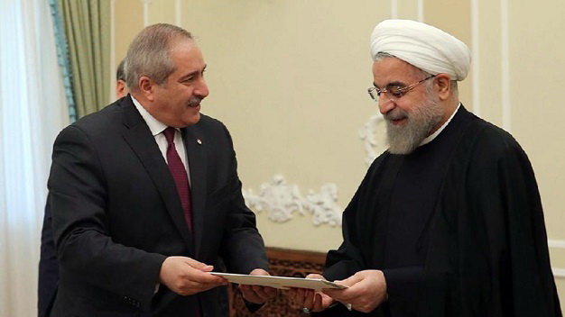 Tổng thống Iran Hassan Rouhani (phải) gặp bộ trưởng Ngoại giao Jordan Nasser Judeh Tổng thống Iran Hassan Rouhani (phải) gặp bộ trưởng Ngoại giao Jordan Nasser Judeh