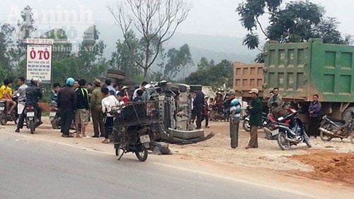 Tin tức mới cập nhật h&ocirc;m nay đưa tin &Ocirc; t&ocirc; lộn nhiều v&ograve;ng, 2 người may mắn tho&aacute;t chết