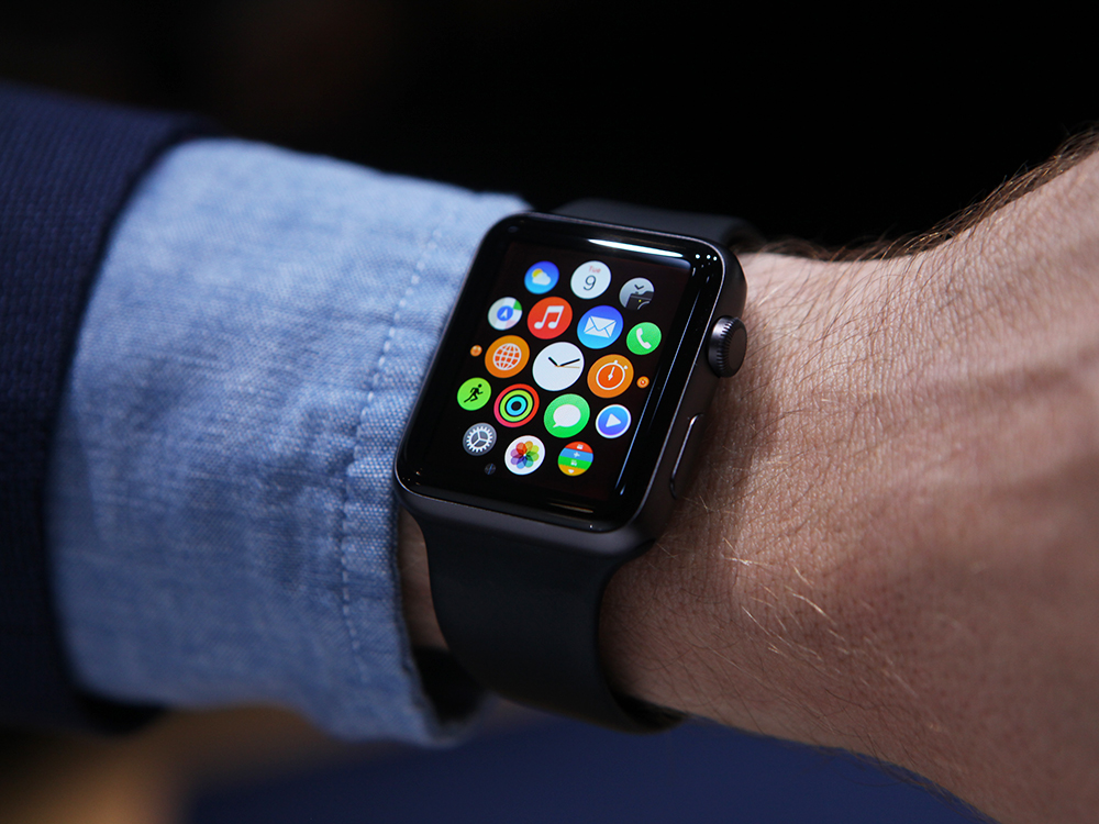 Đồng hồ Apple Watch khi mới ra đời đ&atilde; tạo n&ecirc;n bước ngoặt cho Apple