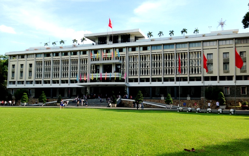 Du lịch 30/4 gh&eacute; thăm Dinh Thống nhất chứng t&iacute;ch ghi dấu ng&agrave;y độc lập 30/4/1975