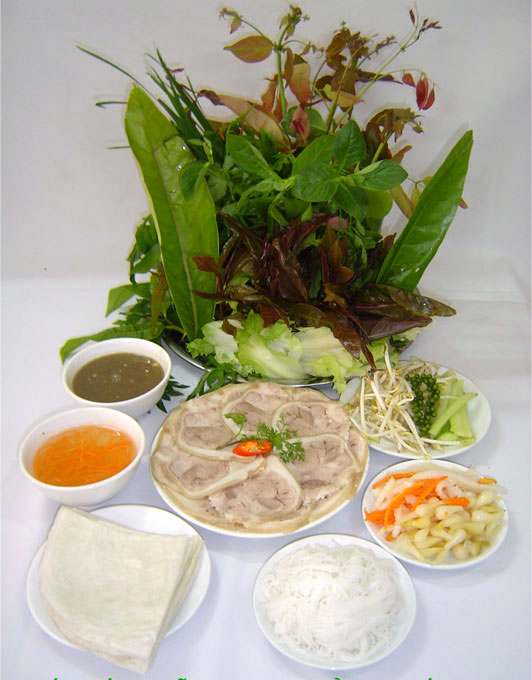 B&aacute;nh tr&aacute;ng Trảng B&agrave;ng đặc sản miền T&acirc;y cũng l&agrave; m&oacute;n ăn được nhiều người y&ecirc;u th&iacute;ch