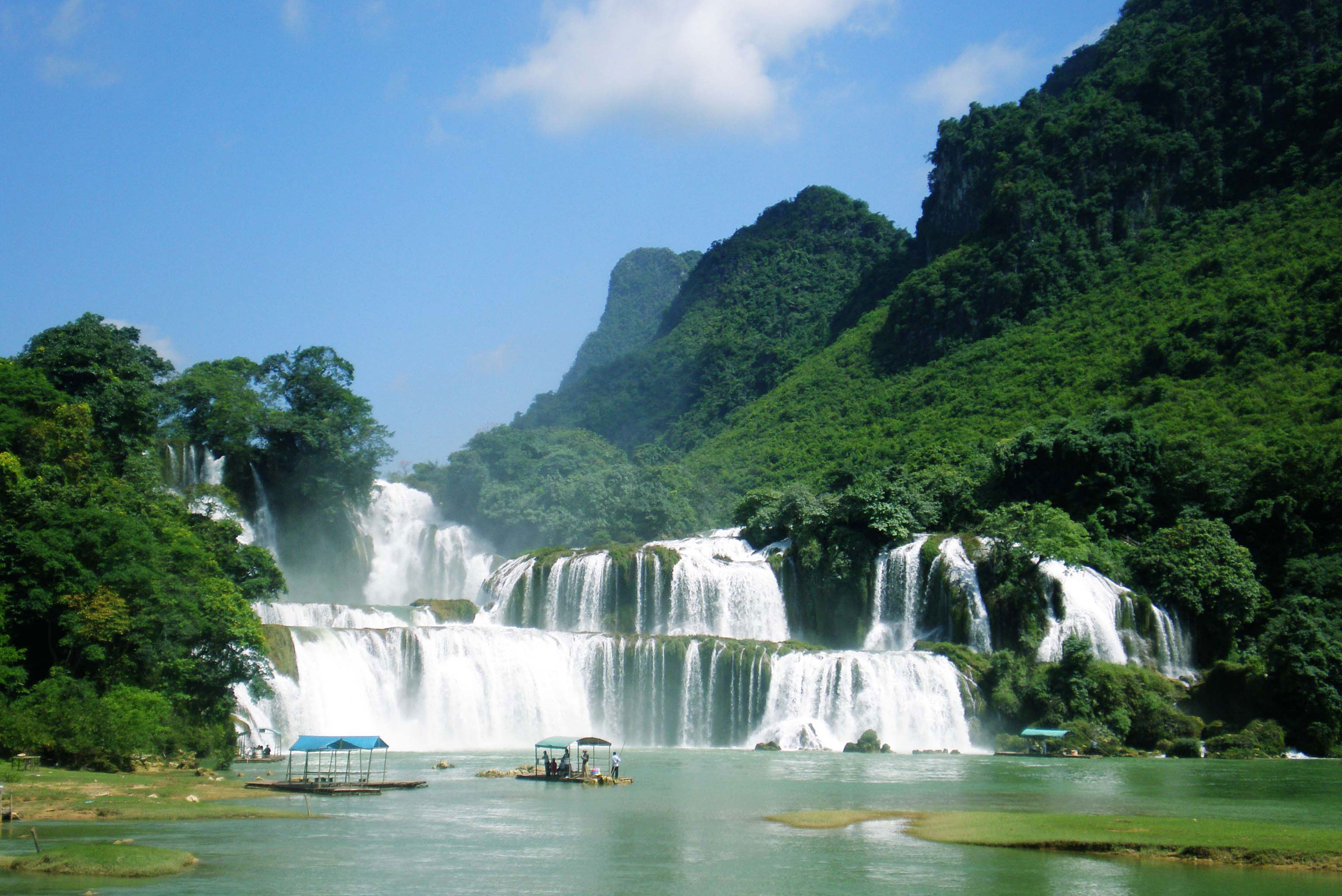 Hồ Ba Bể, thác Bản Giốc là một điểm đến hấp dẫn cho những ai yêu thích du lịch phượt Hồ Ba Bể, thác Bản Giốc là một điểm đến hấp dẫn cho những ai yêu thích du lịch phượt