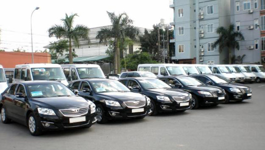 Người đi thu&ecirc; xe n&ecirc;n ch&uacute; &yacute; về c&aacute;ch thu&ecirc; xe tự l&aacute;i, đặc biệt trong những dịp lễ tết