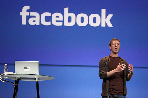 Giám đ&ocirc;́c đi&ecirc;̀u hành Mark Zuckerberg kỳ vọng Facebook tìm ki&ecirc;́m sẽ mang lại hi&ecirc;̉u quả t&ocirc;́t mà kh&ocirc;ng ảnh hưởng đ&ecirc;́n quy&ecirc;̀n ri&ecirc;ng tư của người sử dụng