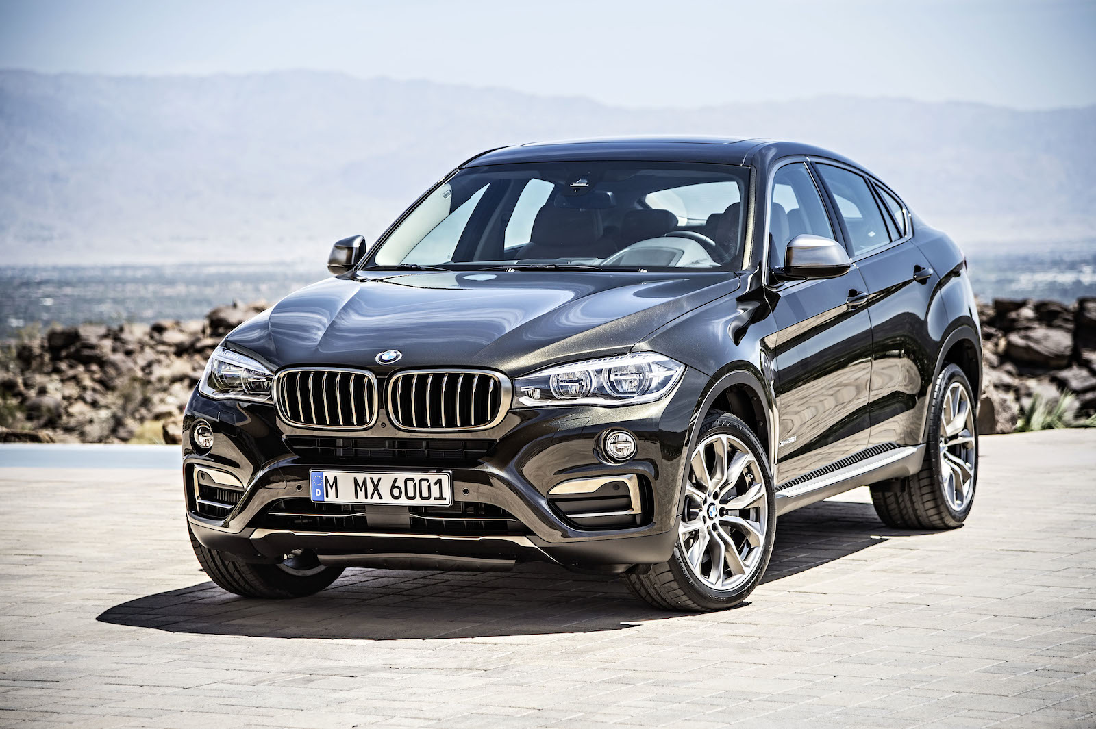 Si&ecirc;u phẩm BMW X6 2015 c&oacute; gi&aacute; 60,550 USD