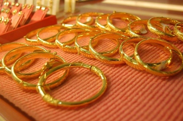 Nhiều chuy&ecirc;n gia dự đo&aacute;n gi&aacute; v&agrave;ng thế giới tuần tới chưa thể phục hồi