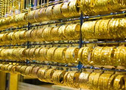 Gi&aacute; v&agrave;ng thế giới tiếp tục chịu &aacute;p lực từ sức mạnh của đồng đ&ocirc; la