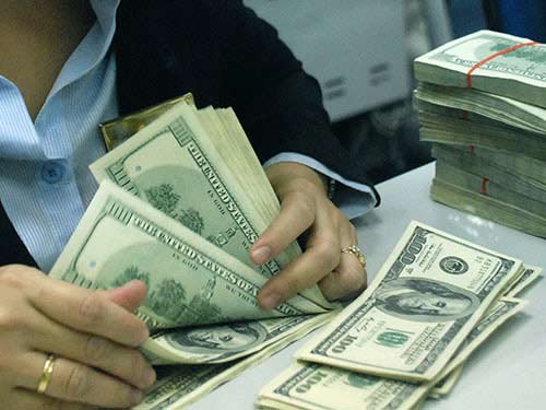 Giá vàng hôm nay vẫn chịu sức ép từ sức mạnh của đồng đô la