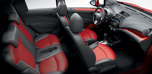 Ô tô giá rẻ Chevrolet Spark số sàn sở hữu nội thất nhỏ gọn, an toàn và thoải mái Ô tô giá rẻ Chevrolet Spark số sàn sở hữu nội thất nhỏ gọn, an toàn và thoải mái