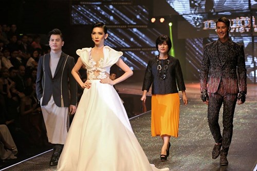 Gi&aacute;m khảo phần trần về quyết định qu&aacute;n qu&acirc;n Vietnam's next top model 2014