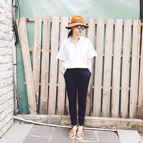 Sandals bệt quai to với nhiều biến tấu mang đến vẻ mới mẻ cho h&egrave; 2015