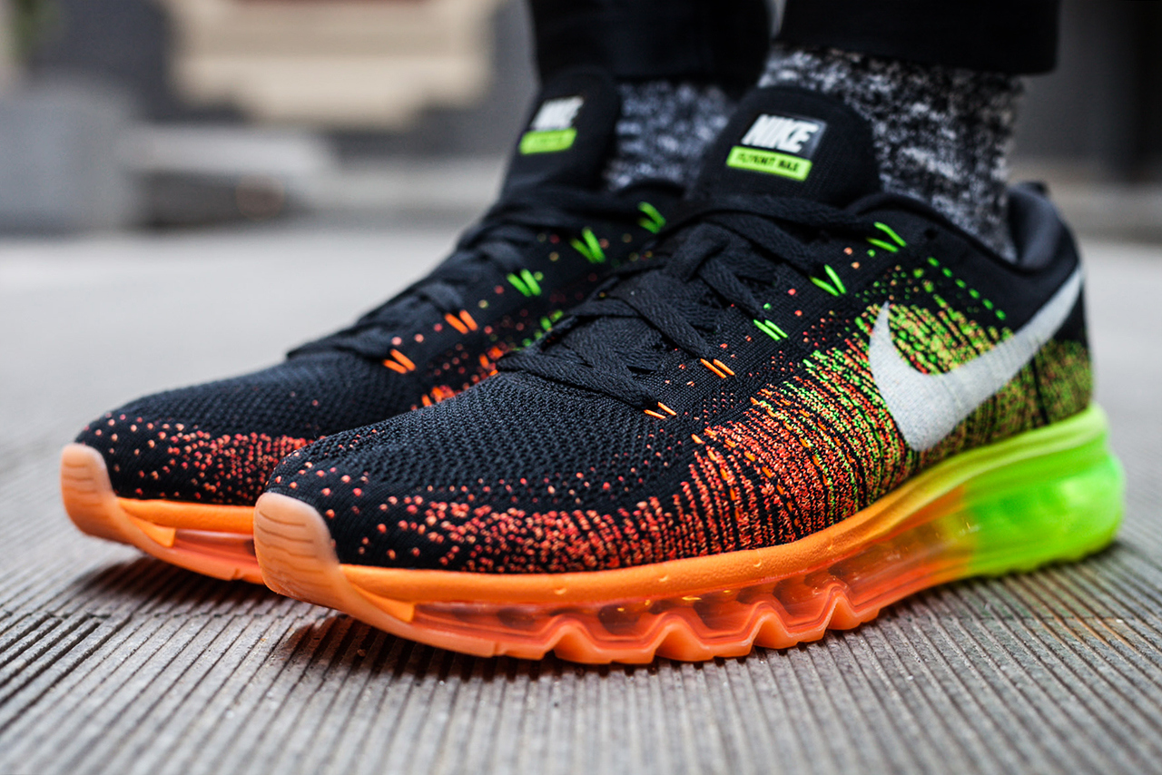 Gi&agrave;y Nike Flyknit gi&aacute; khoảng 1.2 triệu đồng. Ảnh minh họa