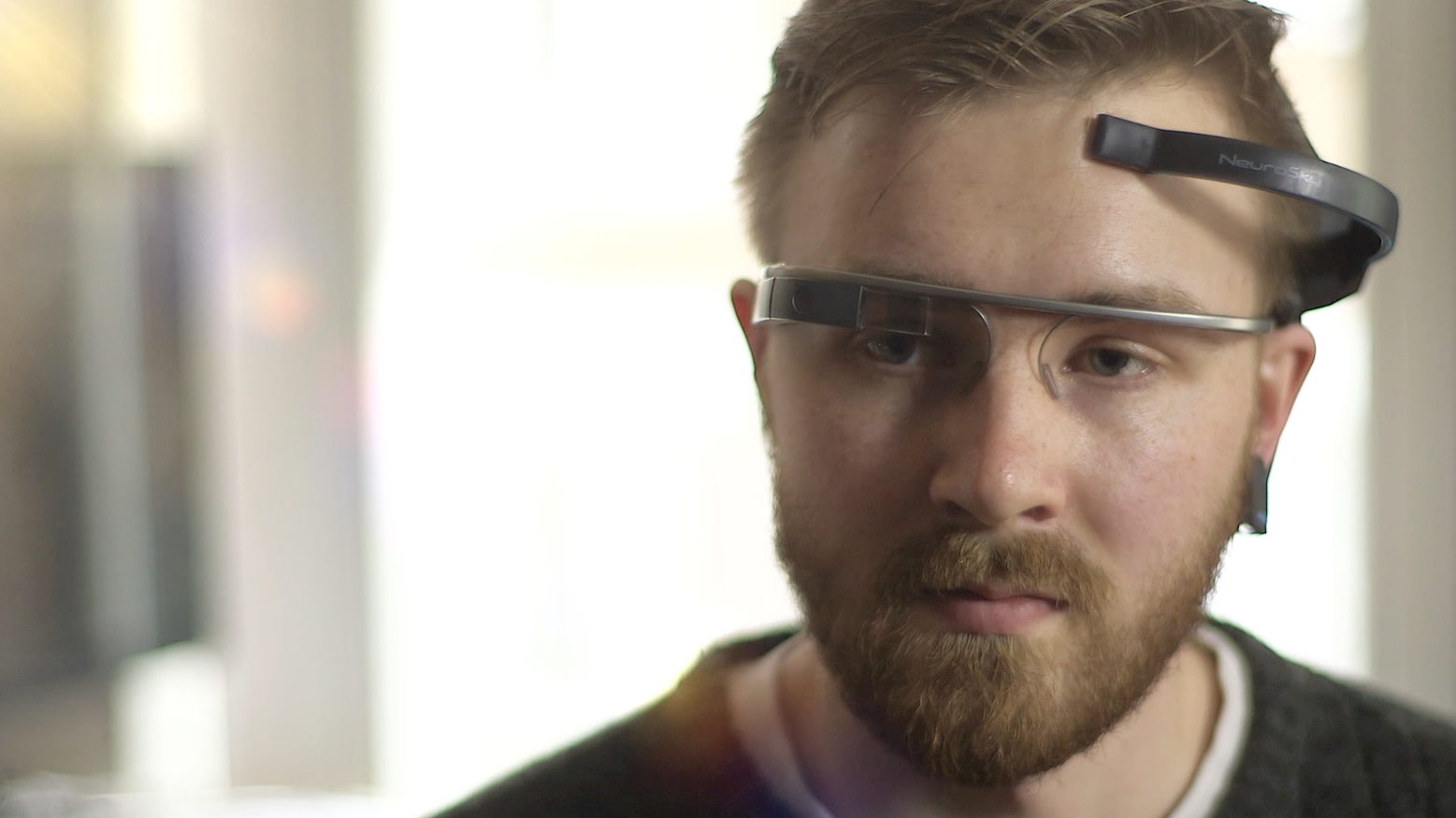 Google Glass c&oacute; thể được điều khiển bằng suy nghĩ