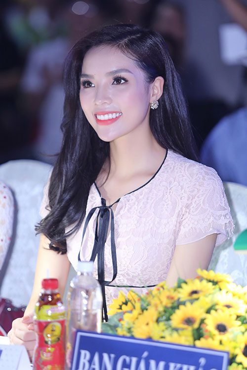 Điều này khiến cô liên tục bị soi vì phẫu thuật thẩm mỹ