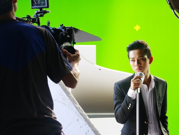 Hoài L&acirc;m cho ra mắt MV đ&acirc;̀u tay 