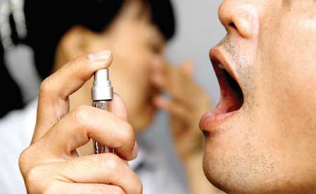 Chứng h&ocirc;i miệng c&oacute; thể do bị kh&ocirc; miệng