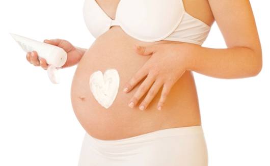 Kh&ocirc;ng n&ecirc;n chọn kem dưỡng ẩm c&oacute; m&ugrave;i qu&aacute; nồng để tr&aacute;nh ảnh hưởng đến thai nhi