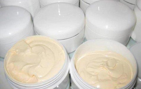 Kem trộn trắng da cấp tốc được b&aacute;n tr&agrave;n lan tr&ecirc;n mạng với gi&aacute; rẻ
