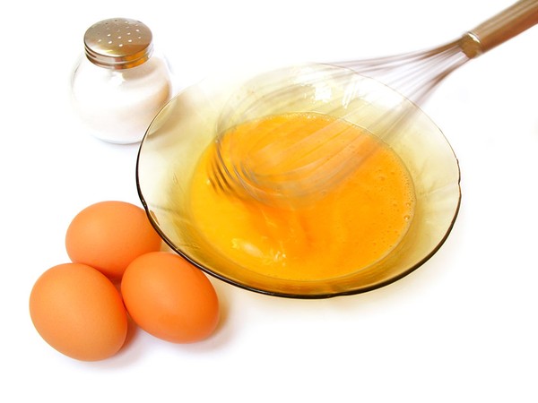 Mặt nạ dưỡng t&oacute;c từ trứng c&oacute; t&aacute;c dụng giữ ẩm v&agrave; gi&uacute;p t&oacute;c b&oacute;ng mượt, được l&agrave;m một c&aacute;ch nhanh ch&oacute;ng v&agrave; dễ d&agrave;ng. 