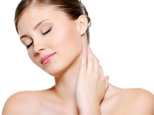 Kem l&agrave;m trắng da từ sữa mẹ gi&uacute;p da được nu&ocirc;i dưỡng v&agrave; trở n&ecirc;n trắng đẹp mịn m&agrave;ng