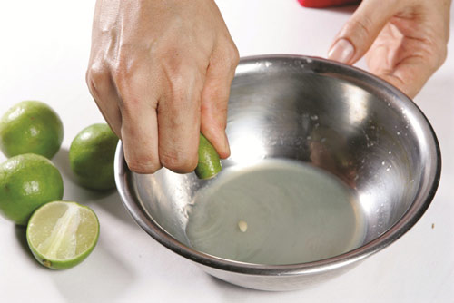 Nước cốt chanh l&agrave; một loại kem trắng da tự nhi&ecirc;n rất tốt cho da