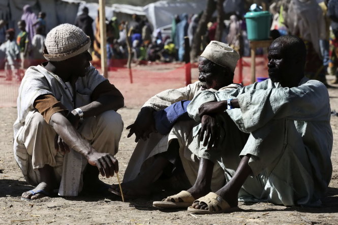 Người Nigeria trốn chạy những đợt tấn c&ocirc;ng đẫm m&aacute;u của Boko Haram tại một trại tị nạn ở Chad