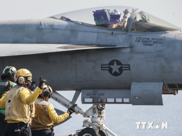 M&aacute;y bay chiến đấu F/A-18E Super Hornet tham gia chiến dịch kh&ocirc;ng k&iacute;ch v&agrave;o c&aacute;c mục ti&ecirc;u của IS tại Syria v&agrave; Iraq