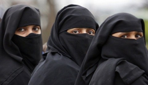 Niqad -bộ trang phục m&agrave; khủng bố IS &eacute;p buộc phụ nữ phải mặc theo bộ luật Sharia 