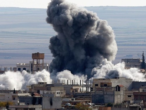Thị trấn Kobani đ&atilde; bị tấn c&ocirc;ng bởi những kẻ đ&aacute;nh bom liều chết của khủng bố IS