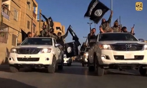 Khủng bố IS ph&ocirc; trương lực lượng ở th&agrave;nh phố Raqqa, miền bắc Syria